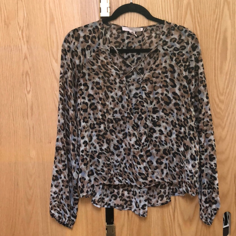 Cheetah criss cross surplice top forever 21 - Picture 2 of 6